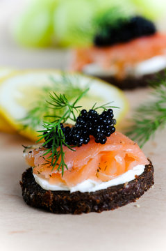canapes mit lachs und dill