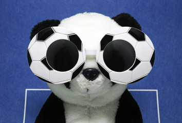 Soccer Mascot blue Background - Fußball Maskottchen