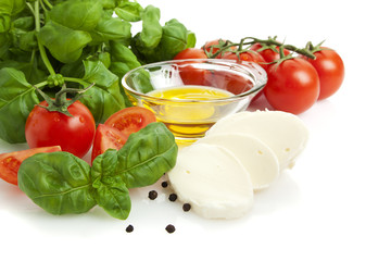 tomato and mozzarella salad ingredients