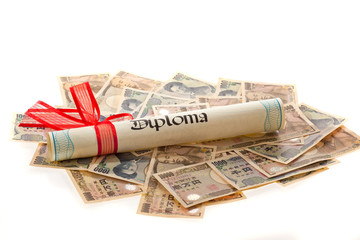 Bildungskosten in Japan mit YEN Geldscheinen