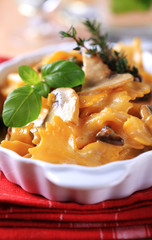 Farfalle with mushrooms, saffron and cream