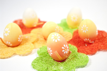 Muster mit Strohblumen und Eiern