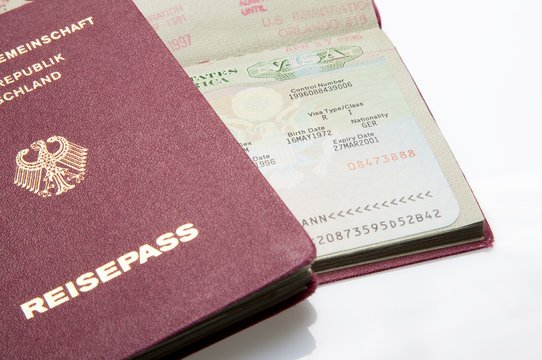 Pass mit eingeklebtem Visum