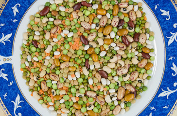 piatto di legumi misti