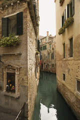 Fototapeta na wymiar Back Alley Śródlądowej w Wenecji