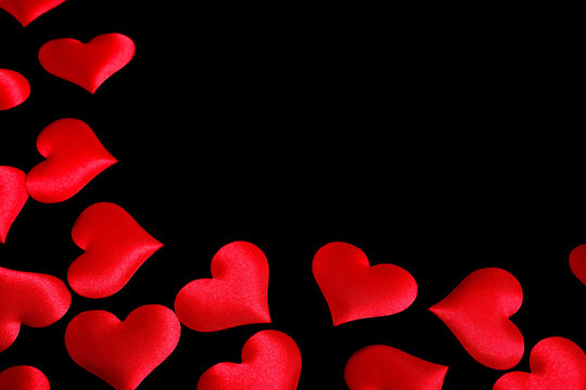 cuori su fondo nero