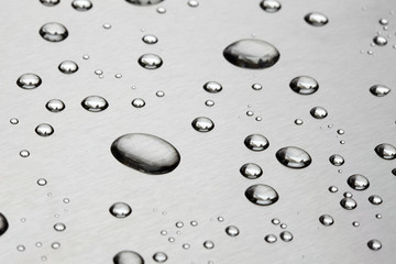 Regen Edelstahl einzelne Tropfen