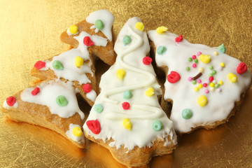 Three gingerbread Christmas trees