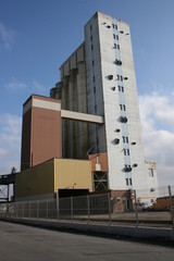Silo de transit dans le port de commerce de Lorient (Bretagne)