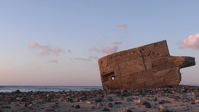 BUNKER EN LA PLAYA