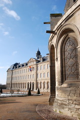 Fototapeta premium Hôtel de ville de Caen par nuit noire