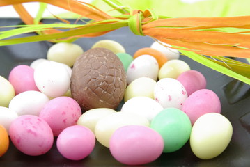 oeufs de pâques de couleurs
