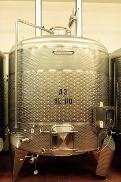 Edelstahl Tank zur Weinveredelung,Weinkeller,Stahltank