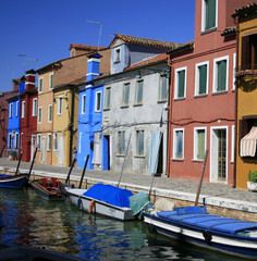 Obraz na płótnie Canvas Kolorowe domy Burano w Wenecji twarzy