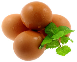 oeufs, menthe, fond blanc