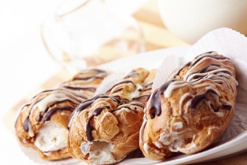 Chocolate eclair