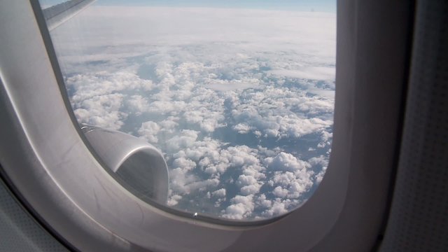 Blick aus Flugzeugfenster