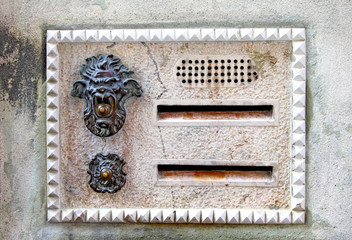 Italian letter-box