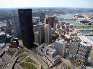 Downtown Pittsburgh Aerial - obrazy, fototapety, plakaty