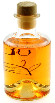 flacon parfum senteur bien-&ecirc;tre maison fond blanc