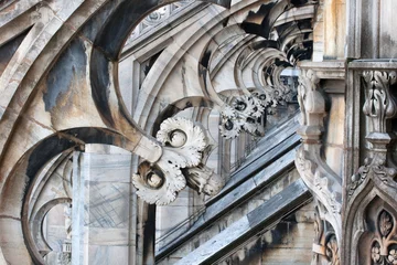 Deurstickers Dettagli scultorei gotici del duomo di Milano © bepsphoto