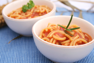 Nudeln in Tomatensosse