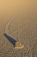 Fototapeta na wymiar Death Valley w Moving Rocks