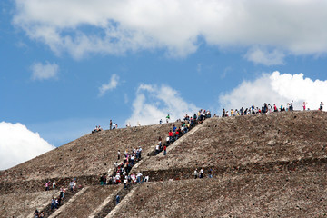 in cima alla piramide