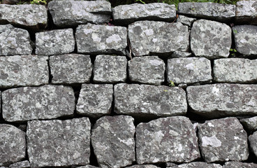 mur pierres de taille sèches