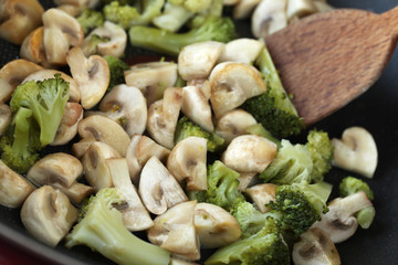 Fried mushrooms and broccoli