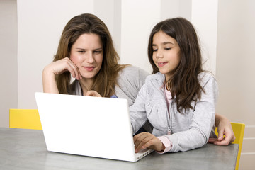 Mutter Kind Laptop 8