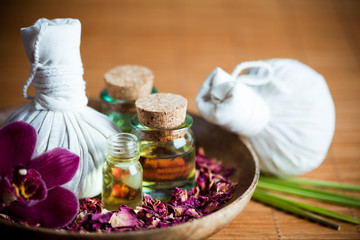 Composition zen, pochon massage Luk Pra Kob