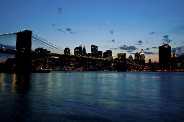 Obraz premium Brooklyn Bridge by twilight