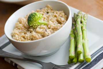 Vegetable risotto with asparagus
