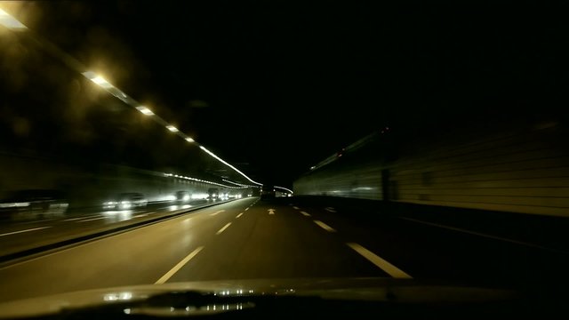 Autofahrt bei Nacht