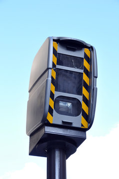 Automatic radar
