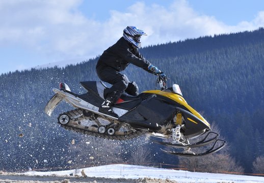 snowmobile sautant