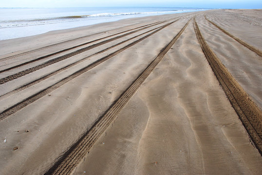 HUELLAS EN LA PLAYA