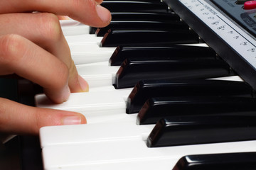 Obraz premium Mano che suona