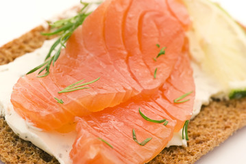 Lachs auf Knäckebrot