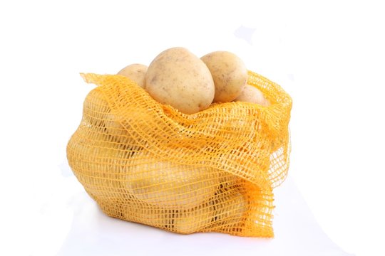 Potatoes in net / 土豆