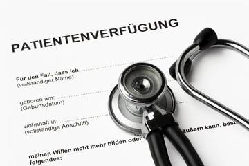 Patientenverfügung und Stethoskop