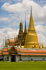 Fototapeta premium Grand Palace show temple roof and gold pagoda Bangkok Thailand