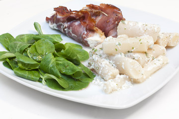 Fisch im Schinkenmantel