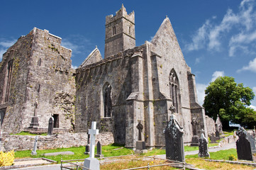 Fototapeta na wymiar old ancient irish ruins on the west of ireland
