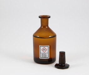 Flasche + Deckel braun - giftig