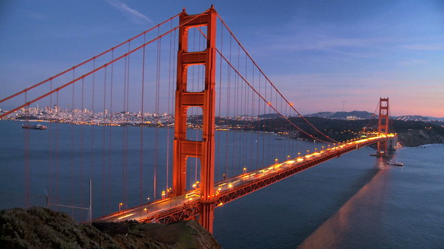 T/lapse Traffic on Golden Gate Bridge