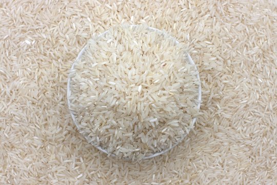 riz dans un bol blanc