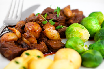 Braised beef with mushrooms and vegetables