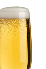 frisch gezapftes bier, nahaufnahme